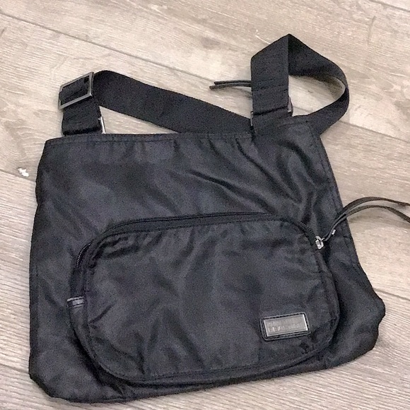 Kenneth Cole Reaction Black Nylon Messenger Shoulder Bag - Picture 8 of 10